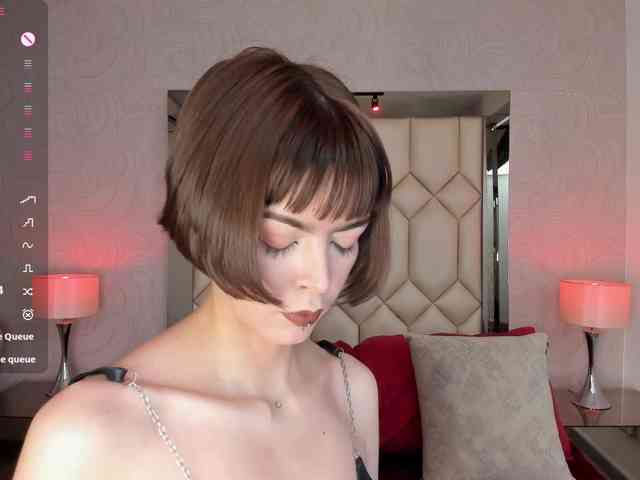 Model: DollyConnor