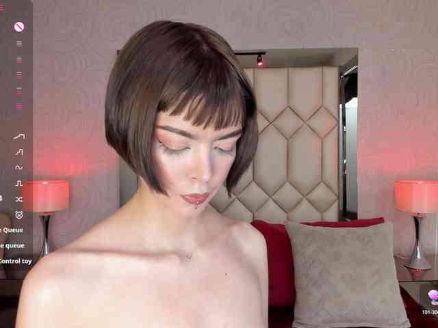 Model: DollyConnor