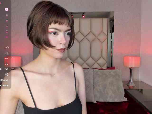 Model: DollyConnor