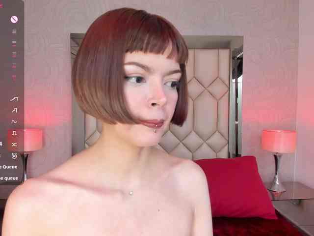 Model: DollyConnor