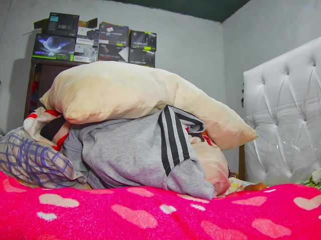 rileyhotx live cam on BongaCams