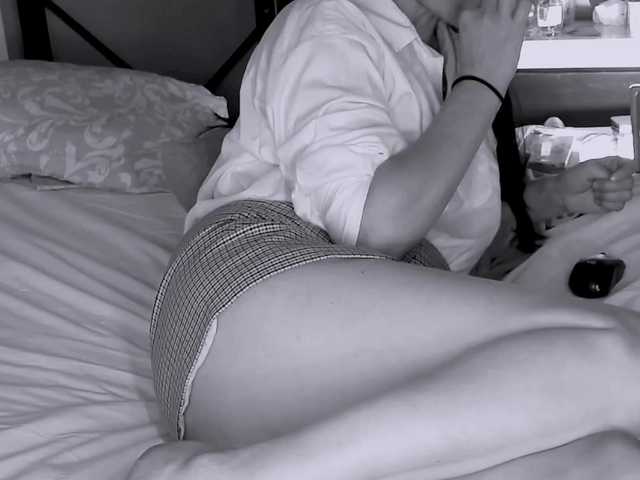 SmileDance live cam on BongaCams