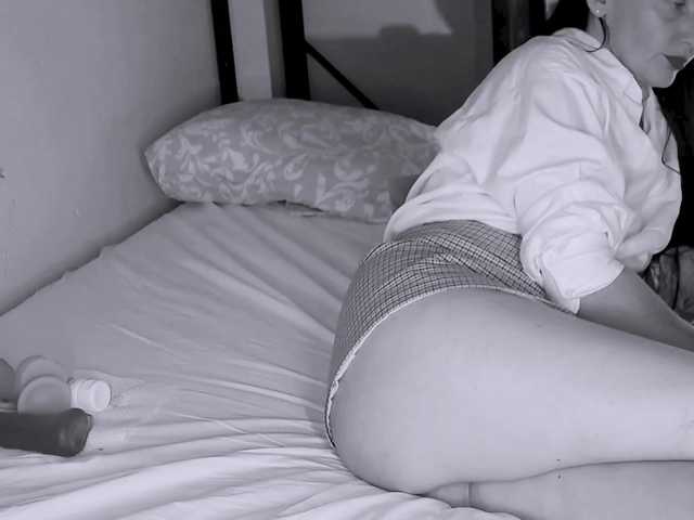 SmileDance live cam on BongaCams
