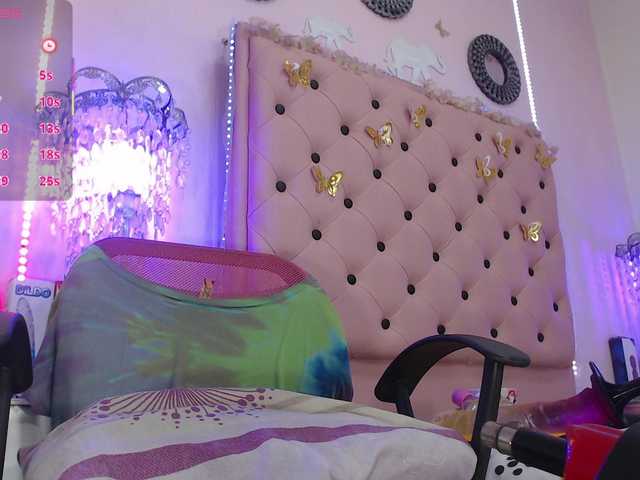 EmmaPink3 live cam on BongaCams