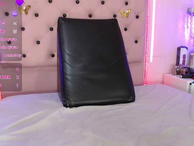 EmmaPink3 live cam on BongaCams