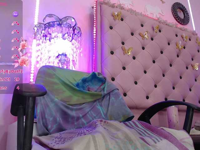 EmmaPink3 live cam on BongaCams