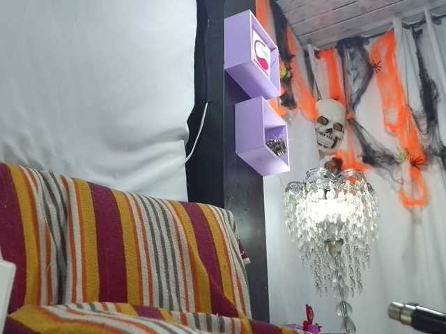 EmmaPink3 live cam on BongaCams