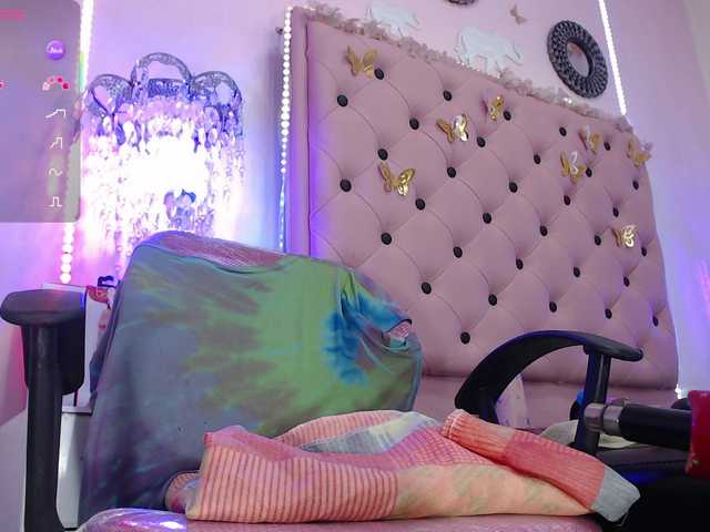 EmmaPink3 live cam on BongaCams