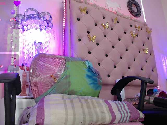 EmmaPink3 live cam on BongaCams
