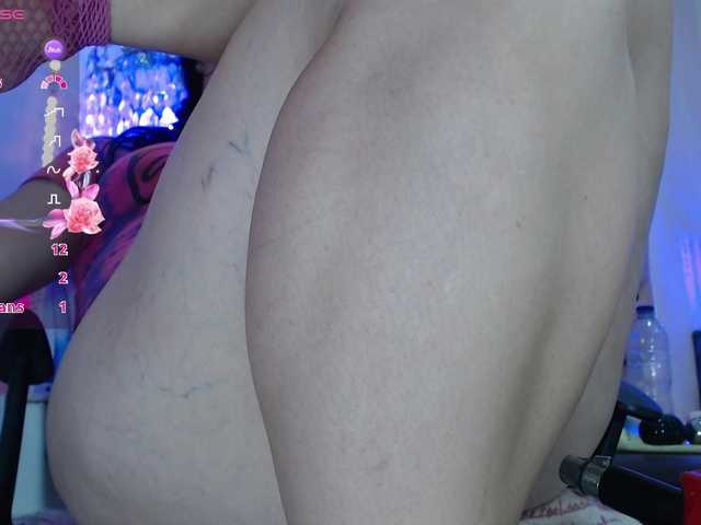 EmmaPink3 live cam on BongaCams