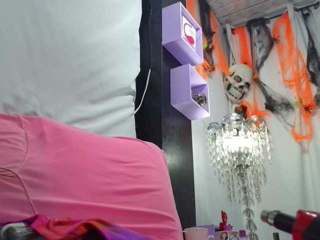 EmmaPink3 live cam on BongaCams