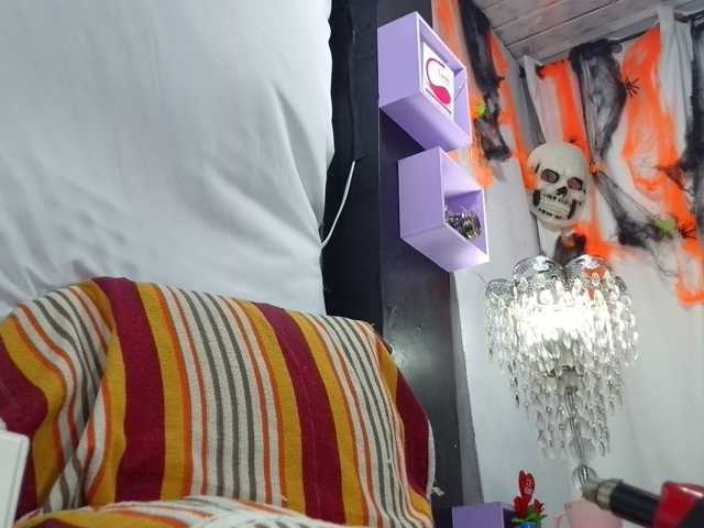 EmmaPink3, en vivo ahora en BongaCams