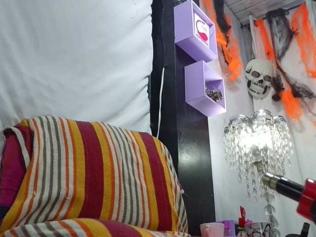 EmmaPink3 live cam on BongaCams
