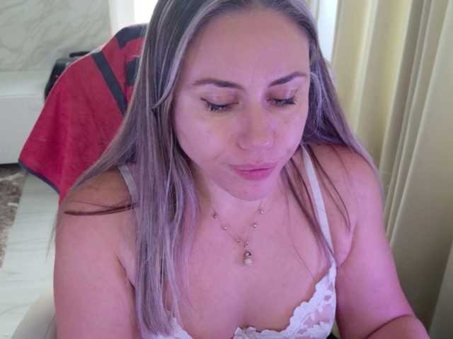 Annyfit4you live cam on BongaCams
