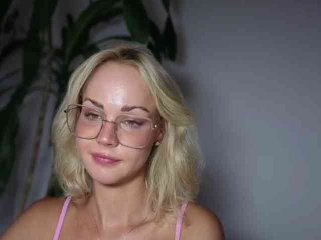 lexieSpicy webcam