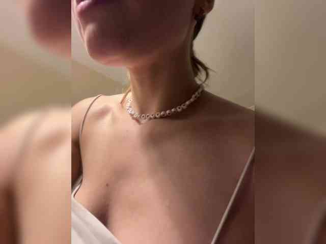 AliciaTroupe webcam