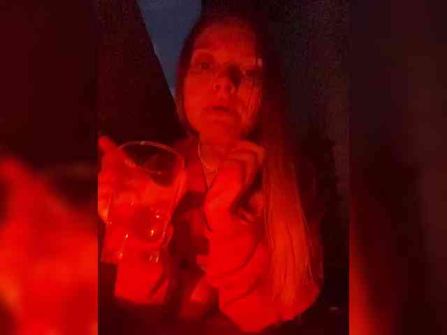 AliciaTroupe webcam