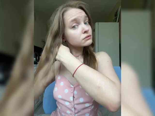 AliciaTroupe webcam