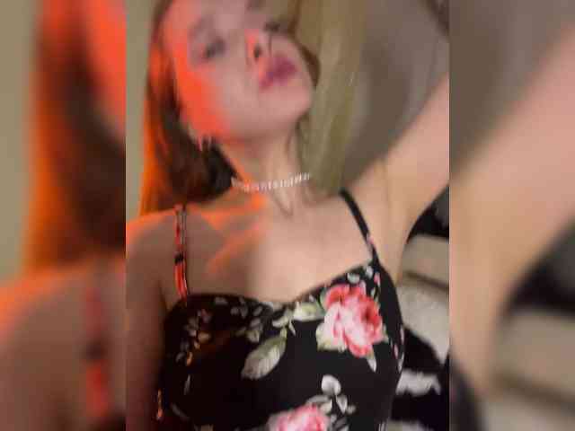 AliciaTroupe webcam
