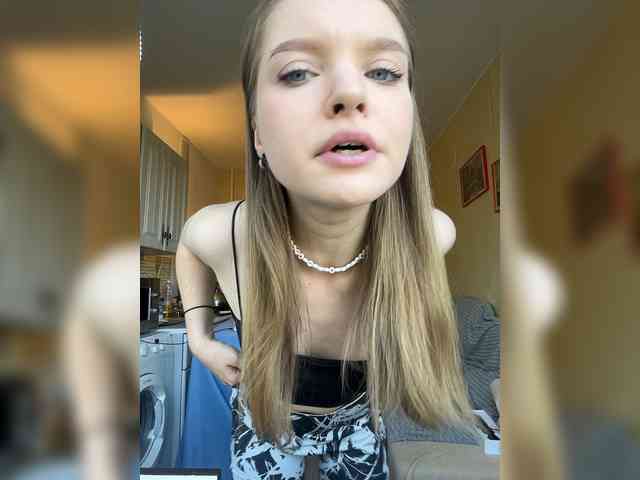 AliciaTroupe webcam