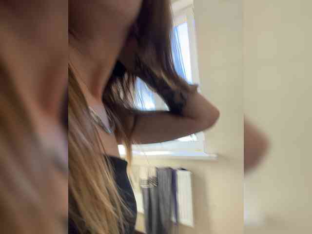 AliciaTroupe webcam
