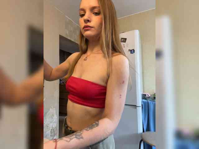 AliciaTroupe webcam