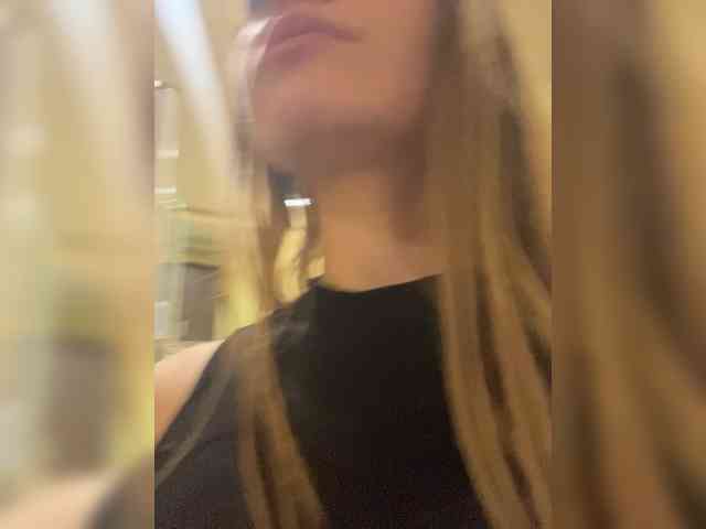 AliciaTroupe webcam
