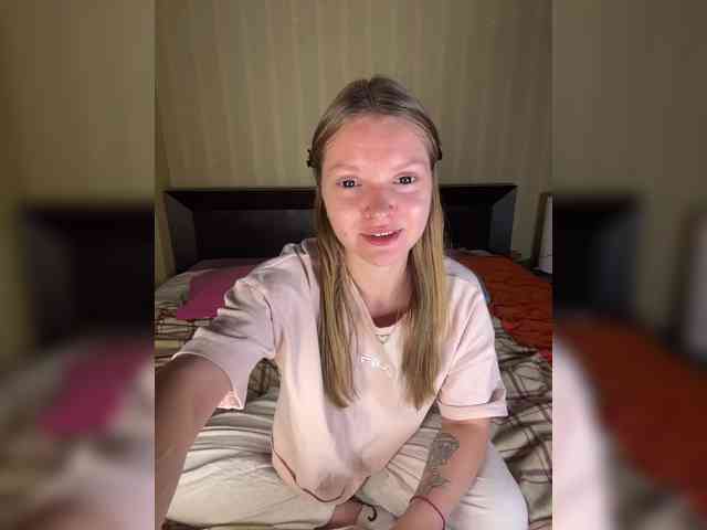 AliciaTroupe webcam