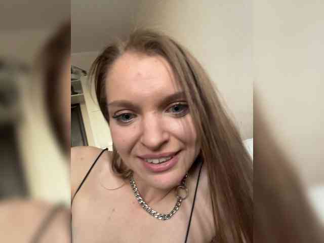 AliciaTroupe webcam