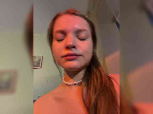 AliciaTroupe webcam