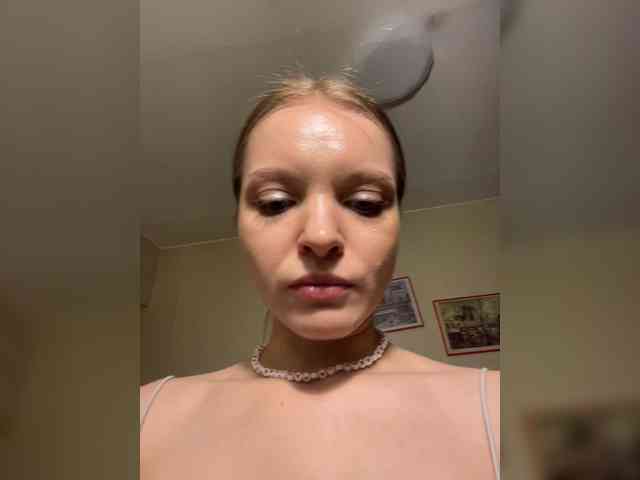 AliciaTroupe webcam