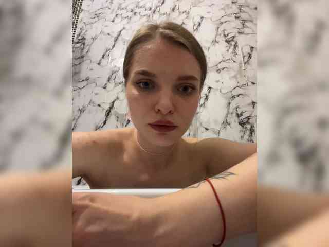 AliciaTroupe webcam