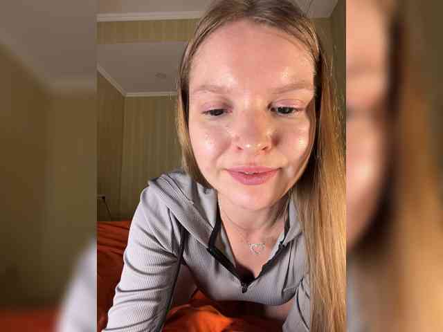 AliciaTroupe webcam