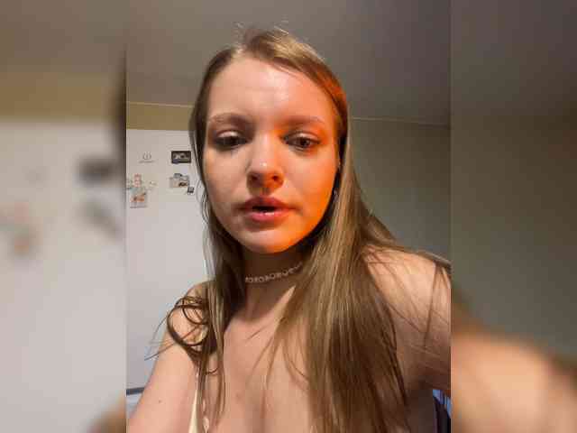 AliciaTroupe webcam