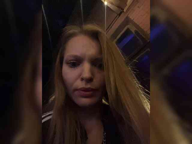 AliciaTroupe webcam