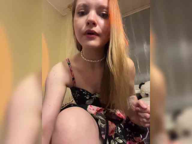 AliciaTroupe webcam