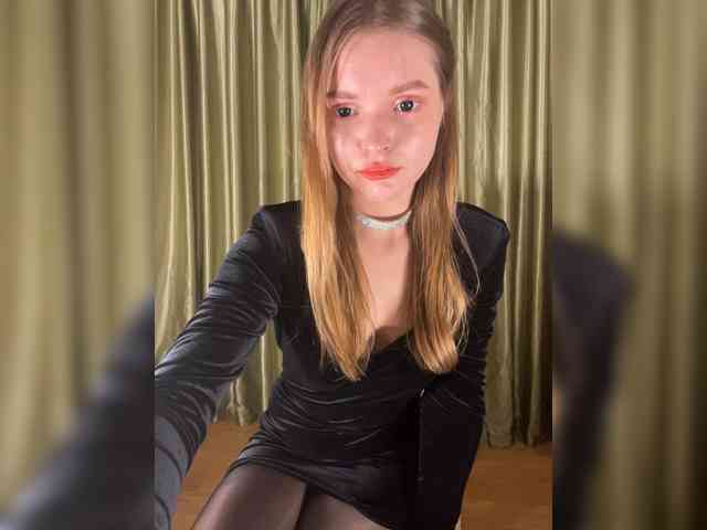 AliciaTroupe webcam
