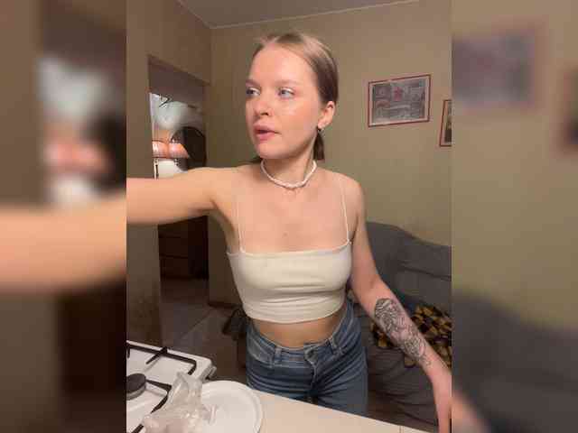 AliciaTroupe webcam