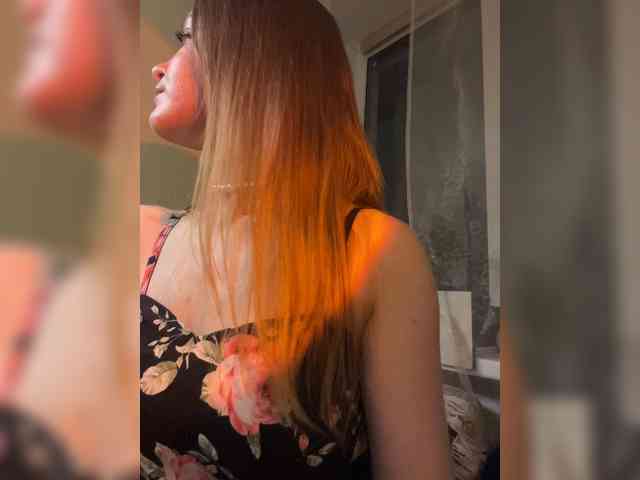 AliciaTroupe webcam