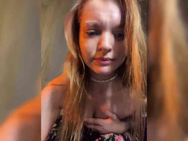 AliciaTroupe webcam