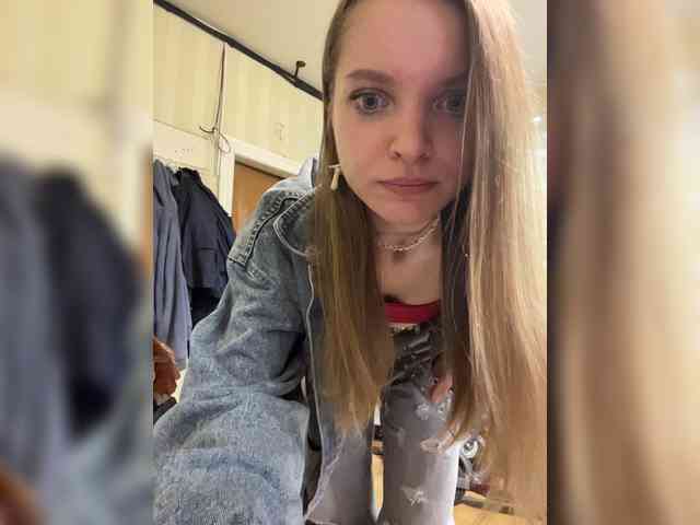 AliciaTroupe webcam