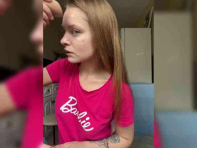 AliciaTroupe webcam