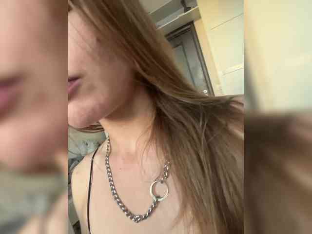 AliciaTroupe webcam