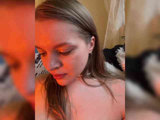 AliciaTroupe webcam