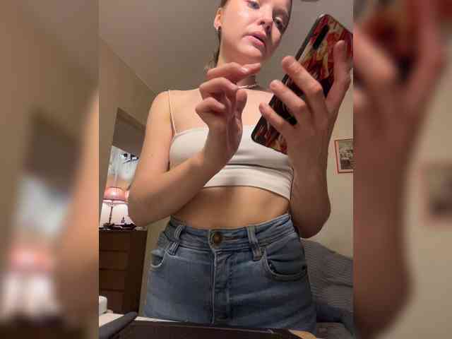 AliciaTroupe webcam