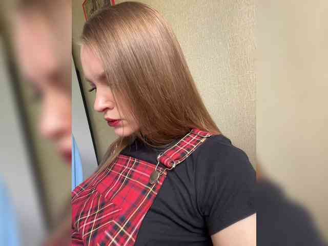 AliciaTroupe webcam