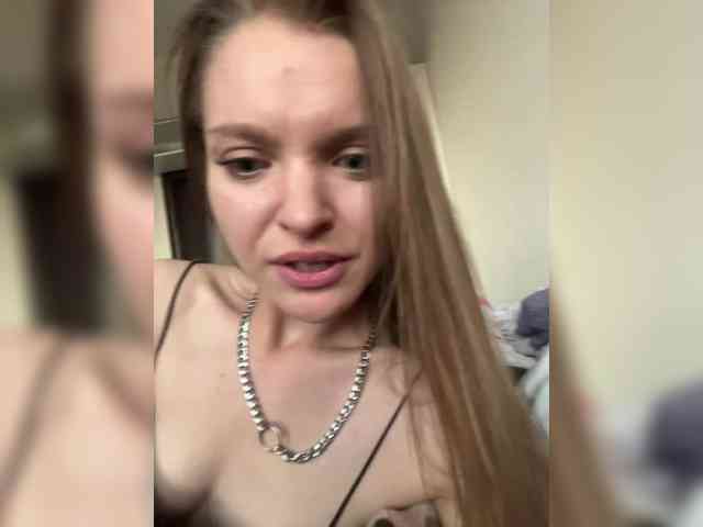 AliciaTroupe webcam