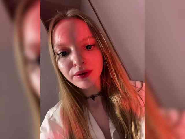 AliciaTroupe webcam