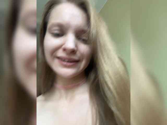 AliciaTroupe webcam