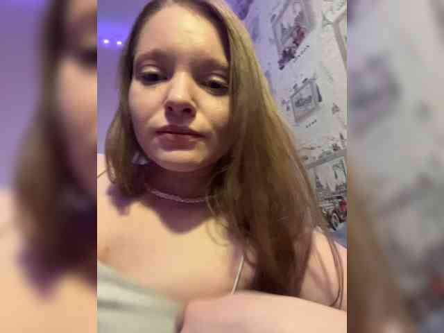 AliciaTroupe webcam